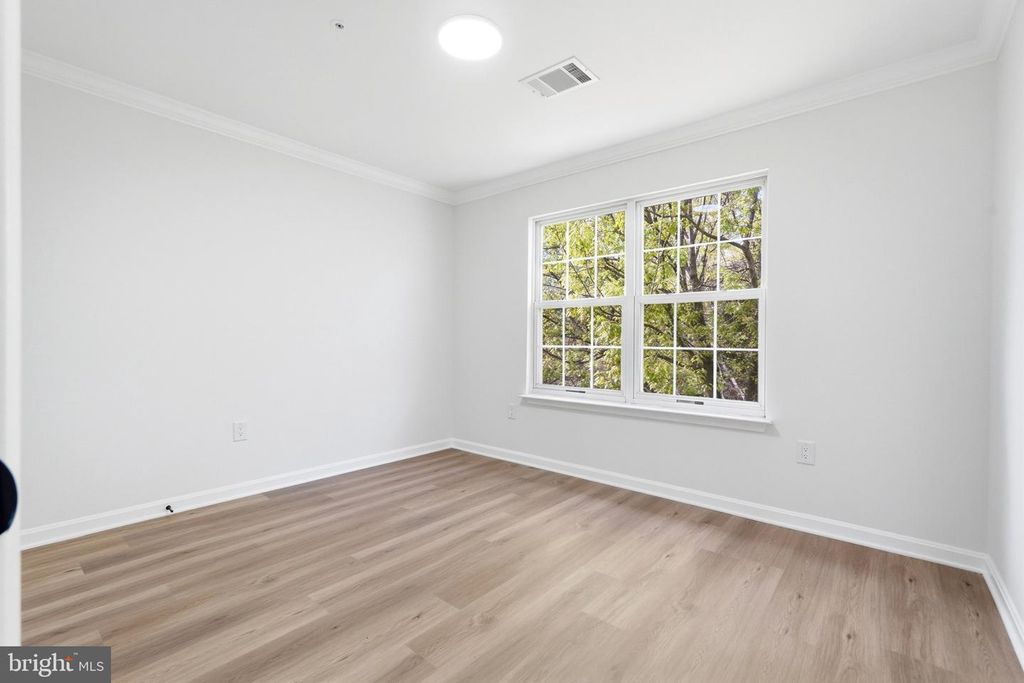 Image 23 of property listing at 10503 BIRDIE LN, Upper Marlboro, MD 20774