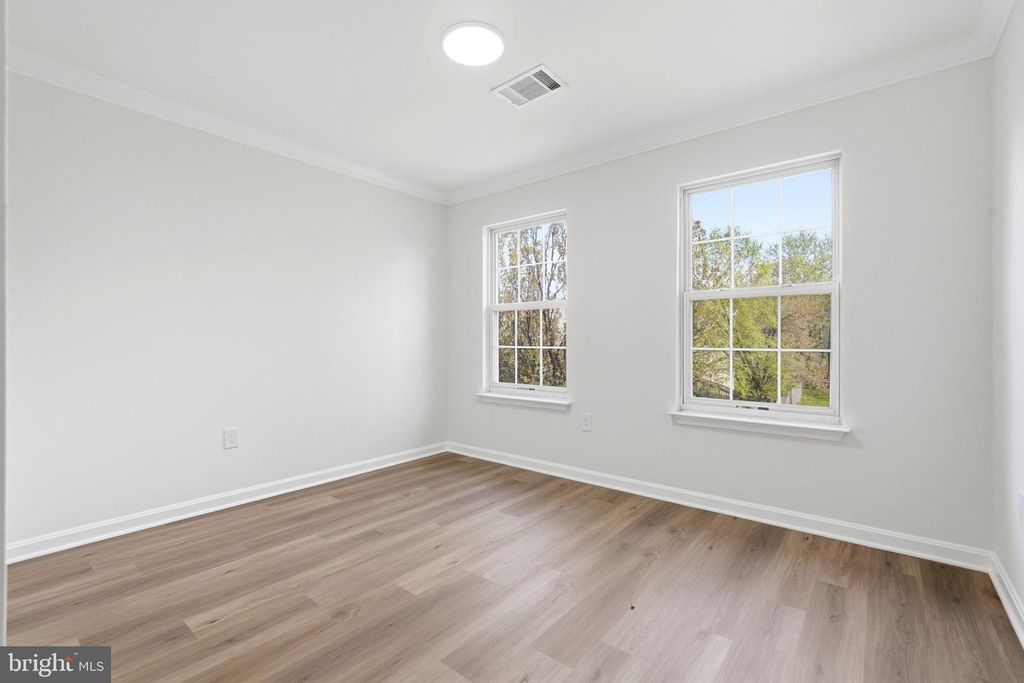 Image 25 of property listing at 10503 BIRDIE LN, Upper Marlboro, MD 20774