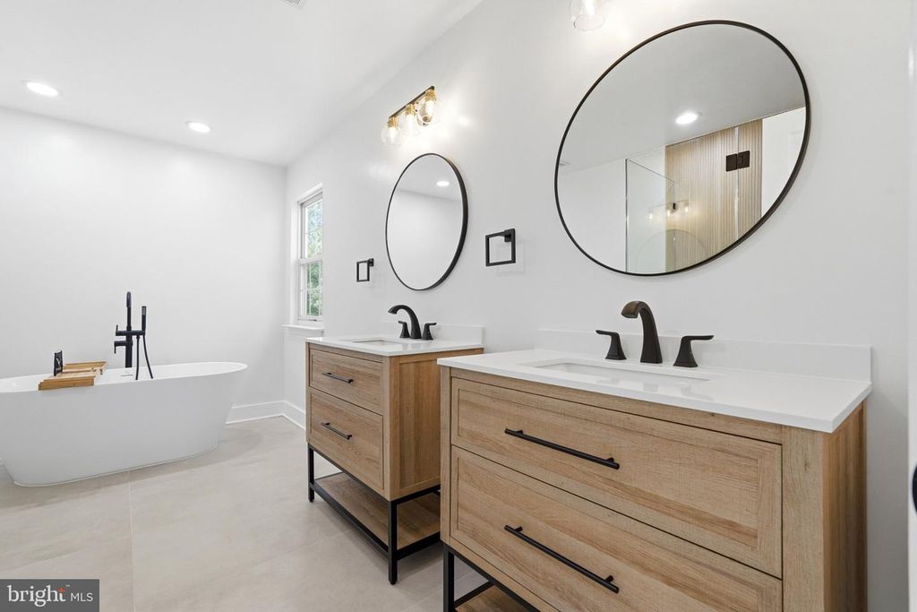 Image 29 of property listing at 10503 BIRDIE LN, Upper Marlboro, MD 20774