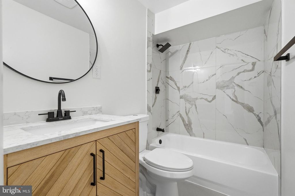 Image 35 of property listing at 10503 BIRDIE LN, Upper Marlboro, MD 20774