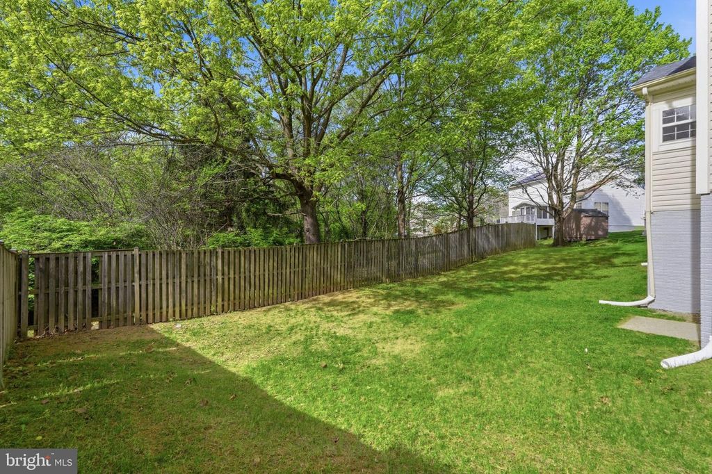 Image 40 of property listing at 10503 BIRDIE LN, Upper Marlboro, MD 20774