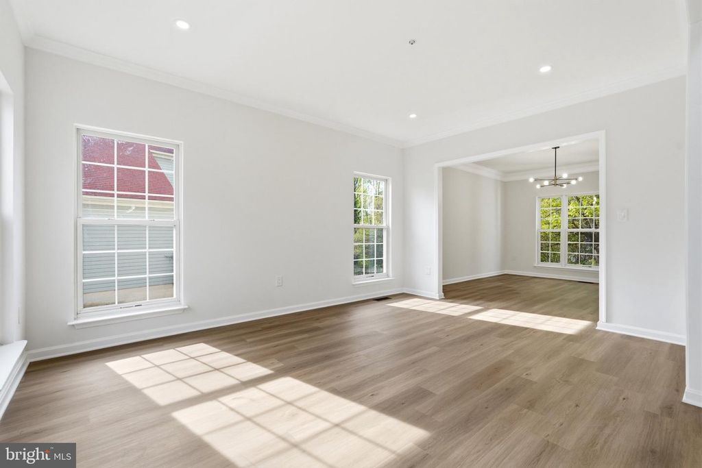 Image 6 of property listing at 10503 BIRDIE LN, Upper Marlboro, MD 20774