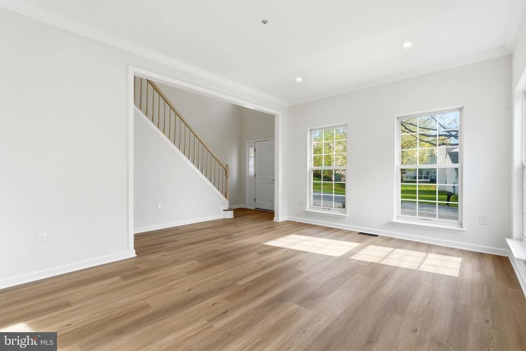 Image 7 of property listing at 10503 BIRDIE LN, Upper Marlboro, MD 20774