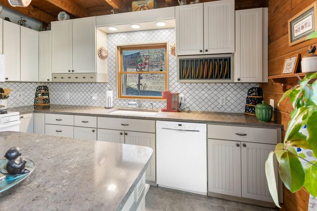 310 Rural Vale Road, Tellico Plains, TN 37385