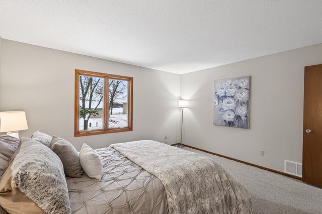 10549 Lancaster Lane N, Maple Grove, MN 55369