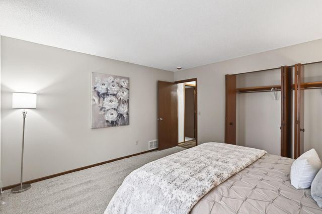 10549 Lancaster Lane N, Maple Grove, MN 55369