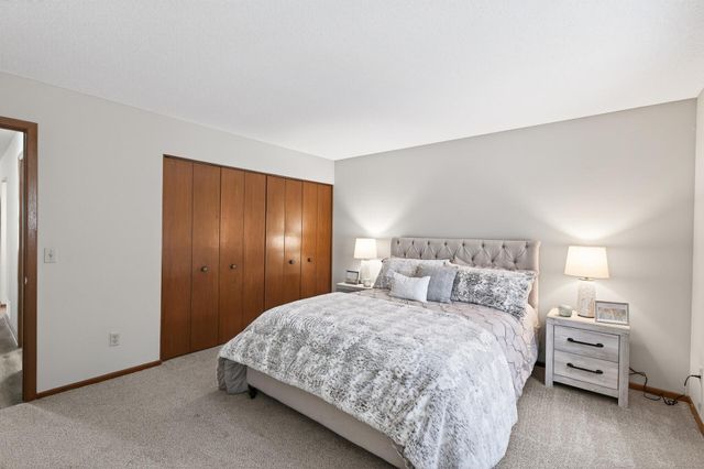 10549 Lancaster Lane N, Maple Grove, MN 55369