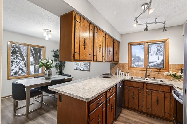 10549 Lancaster Lane N, Maple Grove, MN 55369