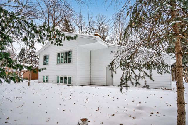 10549 Lancaster Lane N, Maple Grove, MN 55369
