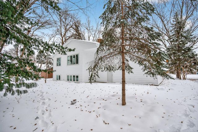 10549 Lancaster Lane N, Maple Grove, MN 55369