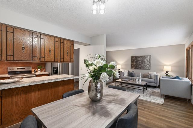 10549 Lancaster Lane N, Maple Grove, MN 55369