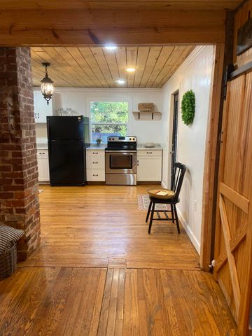 5164 5140 Lee HWY, Troutville, VA 24175