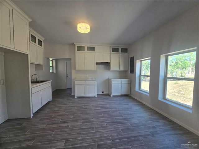 831 Navarro Lane, Edinburg, TX 78542