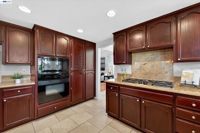 3329 Vermont Pl, Pleasanton, CA 94588