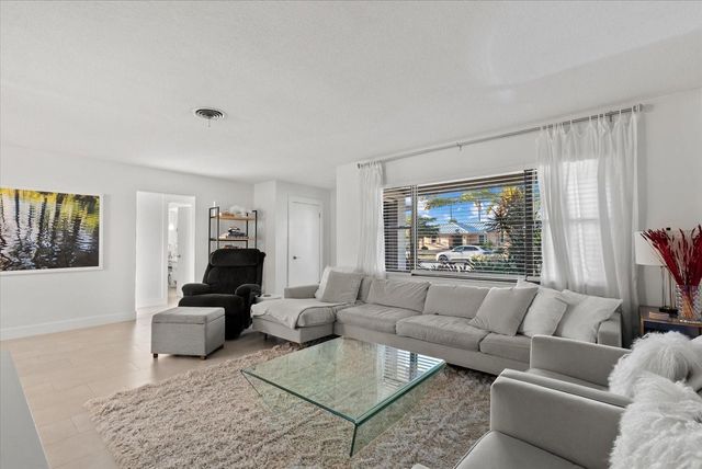 6835 ROXBURY DRIVE, Sarasota, FL 34231