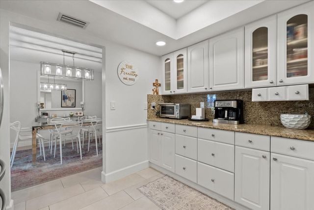 6835 ROXBURY DRIVE, Sarasota, FL 34231