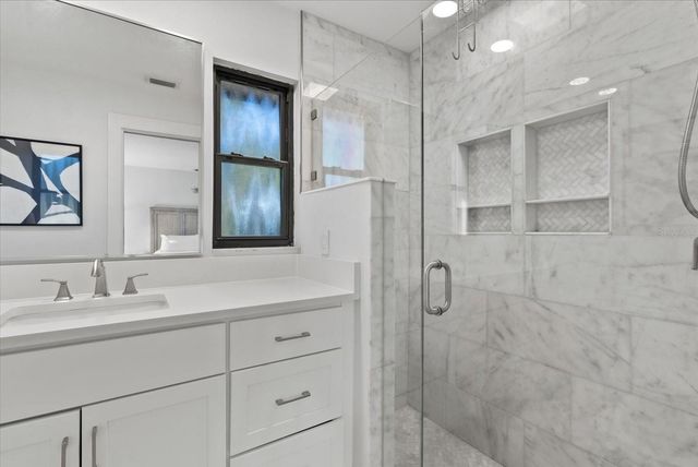 6835 ROXBURY DRIVE, Sarasota, FL 34231