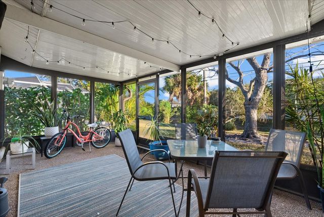 6835 ROXBURY DRIVE, Sarasota, FL 34231