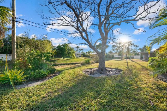 6835 ROXBURY DRIVE, Sarasota, FL 34231