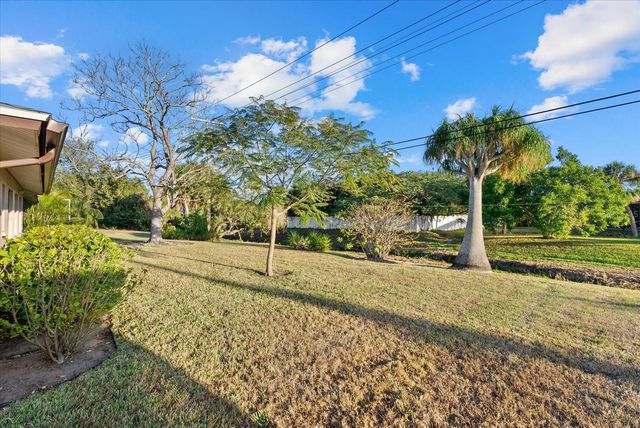 6835 ROXBURY DRIVE, Sarasota, FL 34231