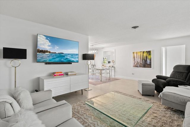 6835 ROXBURY DRIVE, Sarasota, FL 34231