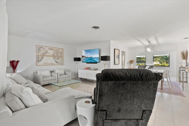 6835 ROXBURY DRIVE, Sarasota, FL 34231