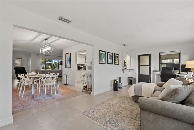 6835 ROXBURY DRIVE, Sarasota, FL 34231