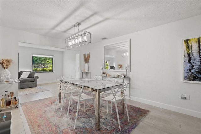 6835 ROXBURY DRIVE, Sarasota, FL 34231