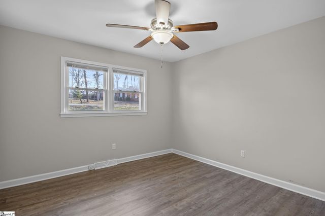 208 Bridgewood Avenue, Taylors, SC 29687