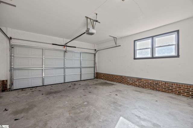 208 Bridgewood Avenue, Taylors, SC 29687