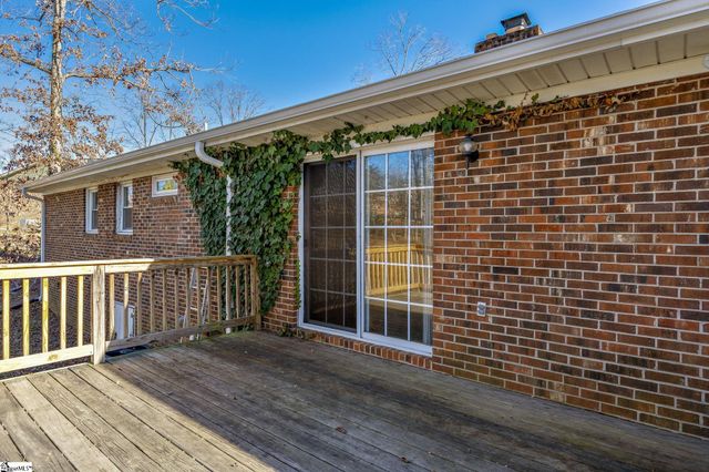 208 Bridgewood Avenue, Taylors, SC 29687