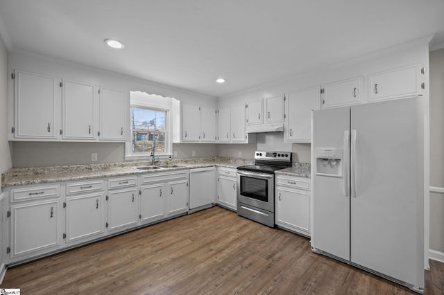 208 Bridgewood Avenue, Taylors, SC 29687