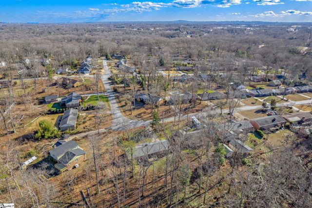 208 Bridgewood Avenue, Taylors, SC 29687