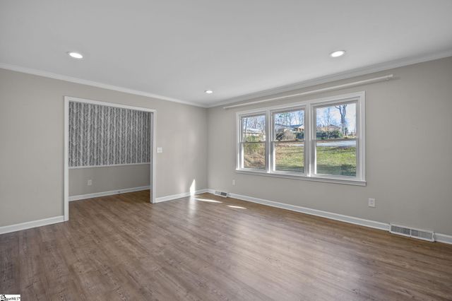 208 Bridgewood Avenue, Taylors, SC 29687