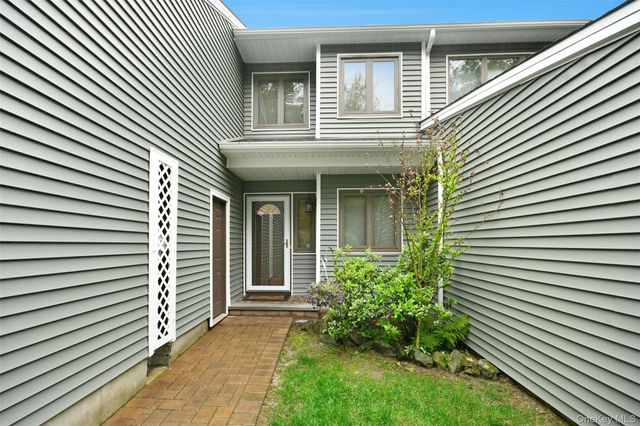 76 Jeremy Circle, Nesconset, NY 11767