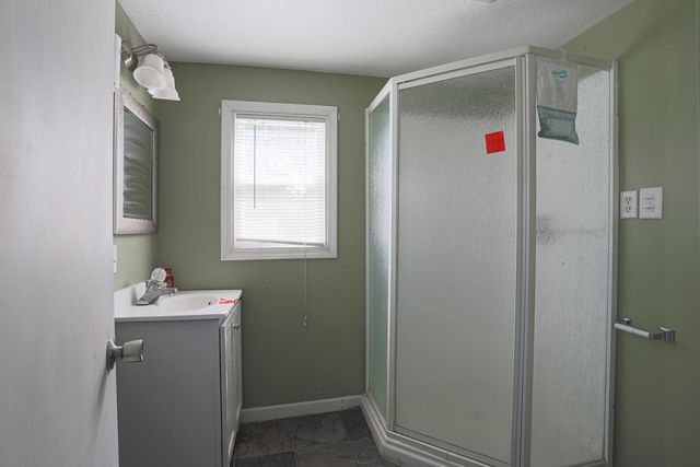 1421 S 8TH Street, Council Bluffs, IA 51501