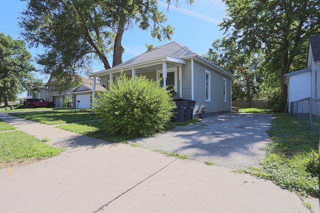 1421 S 8TH Street, Council Bluffs, IA 51501
