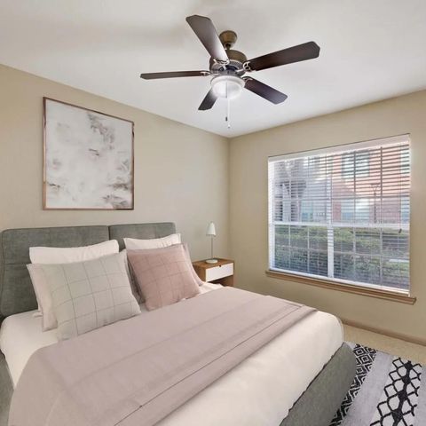 2700 Woodland Park Drive B, Houston, TX 77082