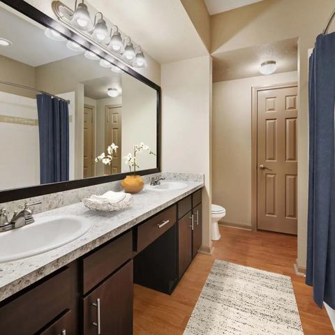 2700 Woodland Park Drive B, Houston, TX 77082