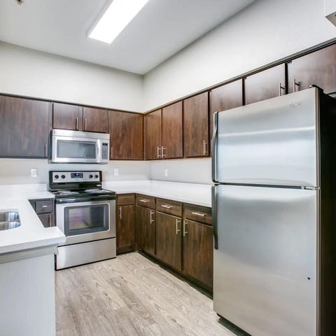2700 Woodland Park Drive B, Houston, TX 77082