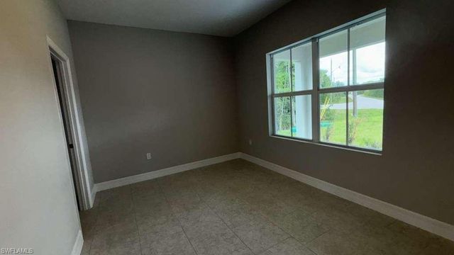 460 Westchester DR, Lehigh Acres, FL 33972