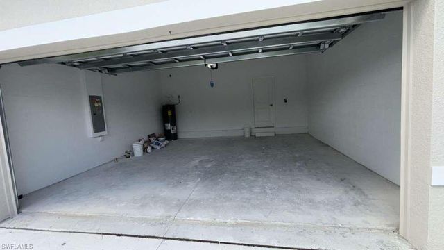 460 Westchester DR, Lehigh Acres, FL 33972