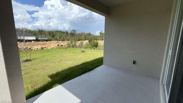 460 Westchester DR, Lehigh Acres, FL 33972