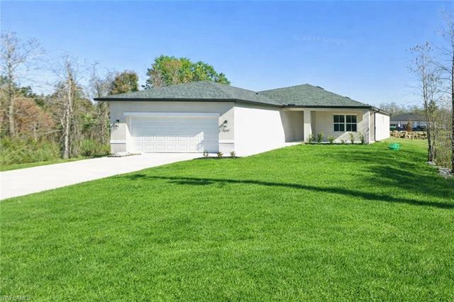 460 Westchester DR, Lehigh Acres, FL 33972