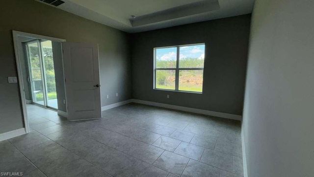 460 Westchester DR, Lehigh Acres, FL 33972