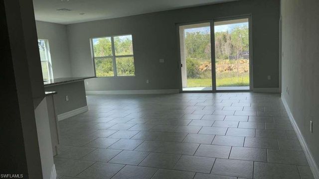 460 Westchester DR, Lehigh Acres, FL 33972