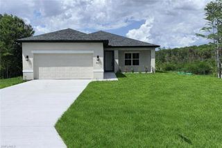 460 Westchester DR, Lehigh Acres, FL 33972