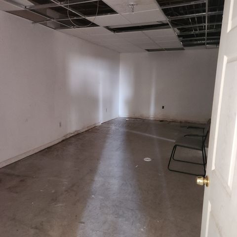 233 East Main, Fall River, MA 02724