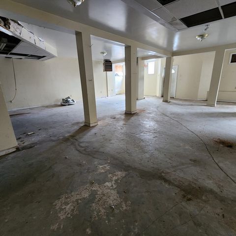 233 East Main, Fall River, MA 02724