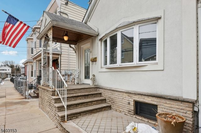 18 Patterson St, Harrison Town, NJ 07029